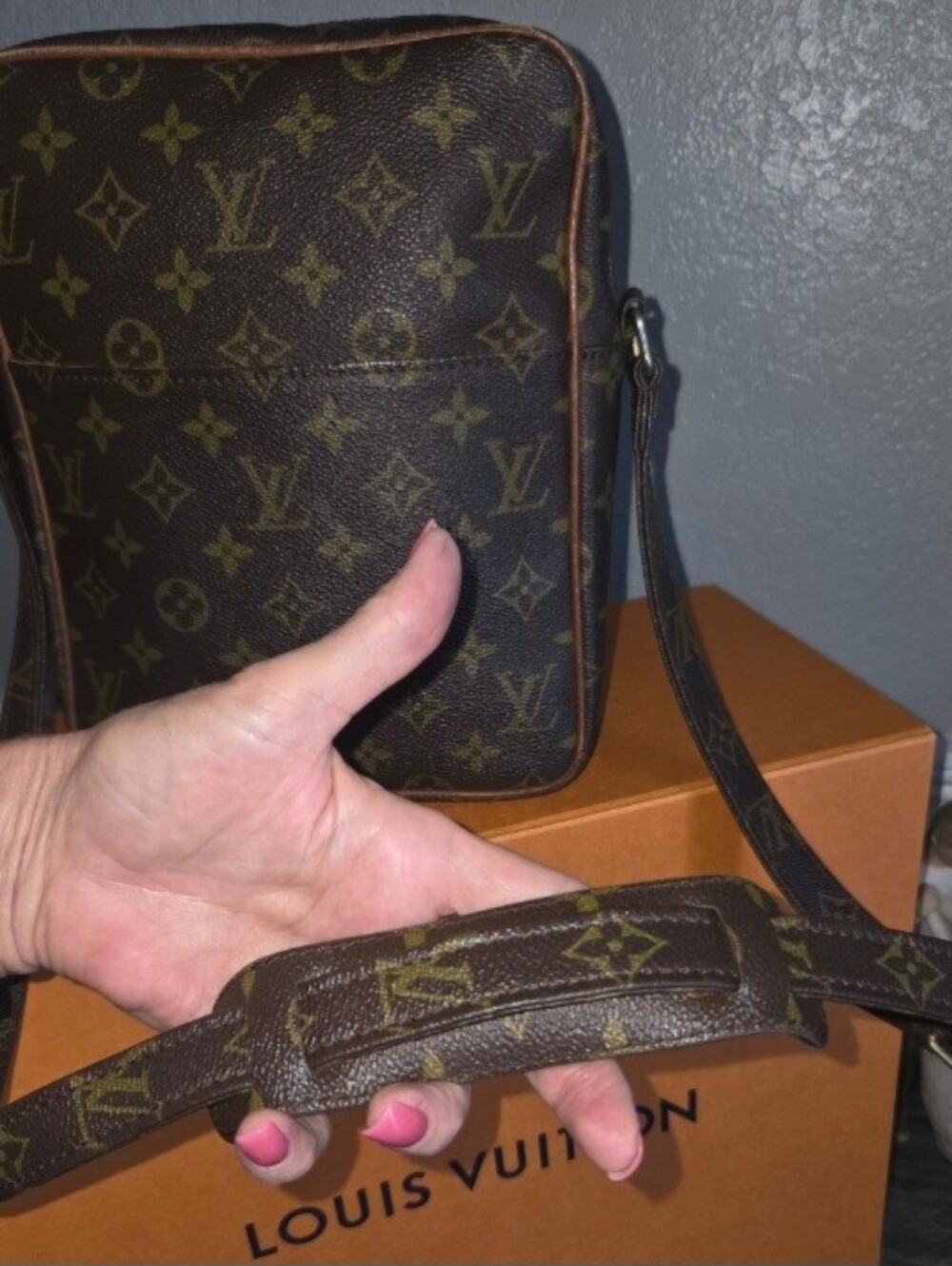 Beautiful LV Vintage Messenger Bag 👍👀